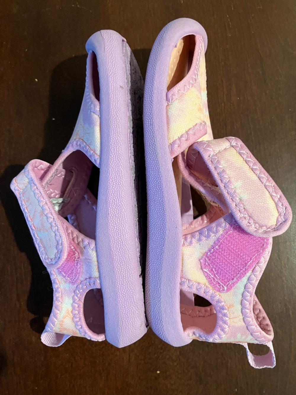 Size 10 girls OshKosh B'gosh Lilac and Peach Tie-Dye Kids Sandals or water shoes - Picture 7 of 7